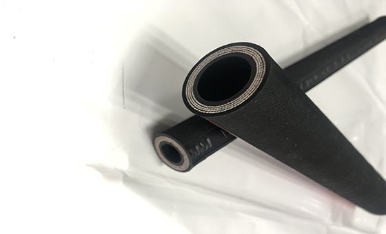 EN856-4SP钢丝缠绕橡胶软管